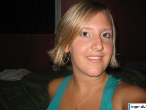 The donut girl and her personal photos. Thumb 19