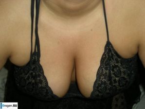The donut girl and her personal photos. Thumb 22
