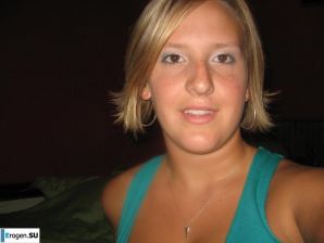 The donut girl and her personal photos. Thumb 30