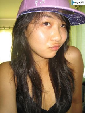 Asian has fun at home. Thumb 18