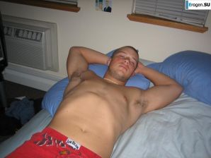 Blonde, muscled and friends. Thumb 21