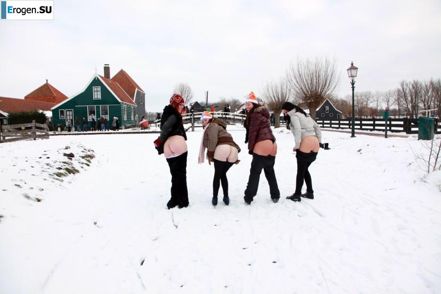Dutch nudists in winter. Part 2. Photo 15