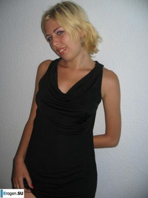 Blonde Czech woman poses for her friend. Thumb 32