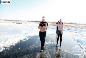 Dutch nudists in winter. Part 3. Thumb 38