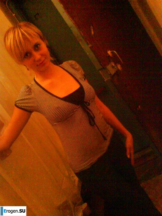 Girl and Carpet. Photo 36