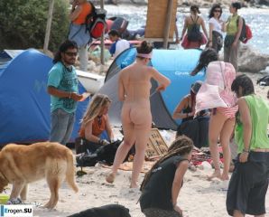 And again, hippies. Now on the beach. Part 2. Thumb 15