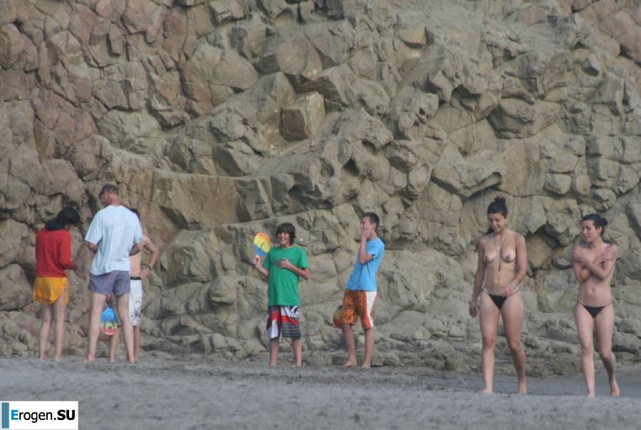 And again hippies. Now on the beach. Part 5. Photo 18
