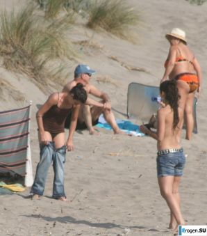 And again hippies. Now on the beach. Part 5. Thumb 24