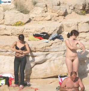And again hippies. Now on the beach. Part 5. Thumb 31