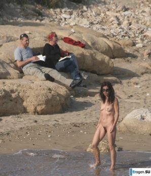 And again hippies. Now on the beach. Part 5. Thumb 34