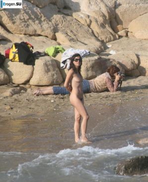 And again hippies. Now on the beach. Part 5. Thumb 36