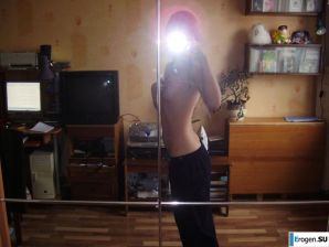 A beautiful girl takes a picture of herself. Thumb 23