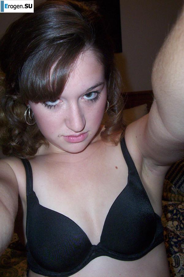 Curly-haired brunette. Photo 15