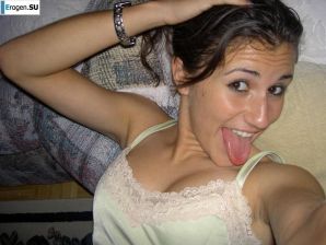 A beautiful Bulgarian poses at home and on the beach. Thumb 26