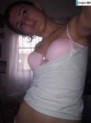 A beautiful Bulgarian posing at home and on the beach. Part 3. Thumb 13