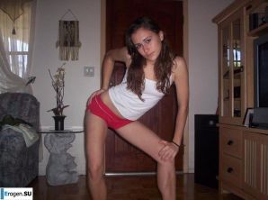A beautiful Bulgarian posing at home and on the beach. Part 3. Thumb 9