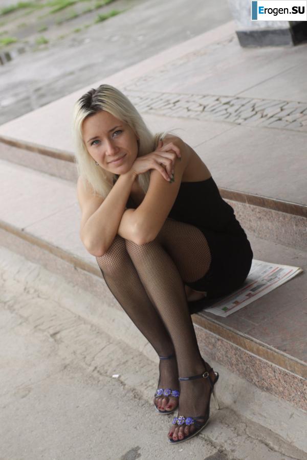 Nastya from Samara walks around the city and shows herself. Part 5. Photo 28
