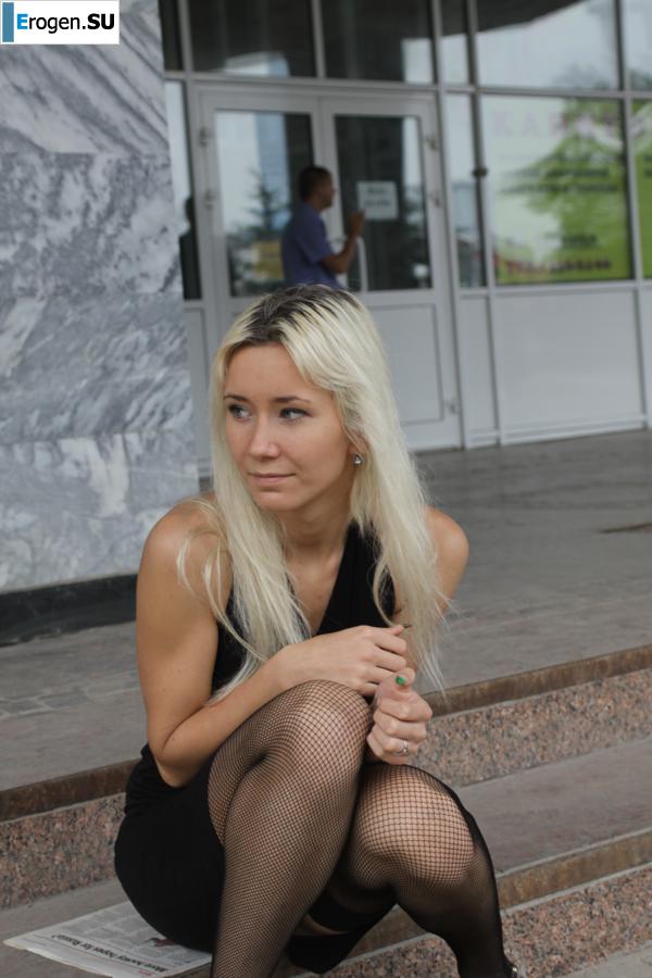 Nastya from Samara walks around the city and shows herself. Part 5. Photo 29