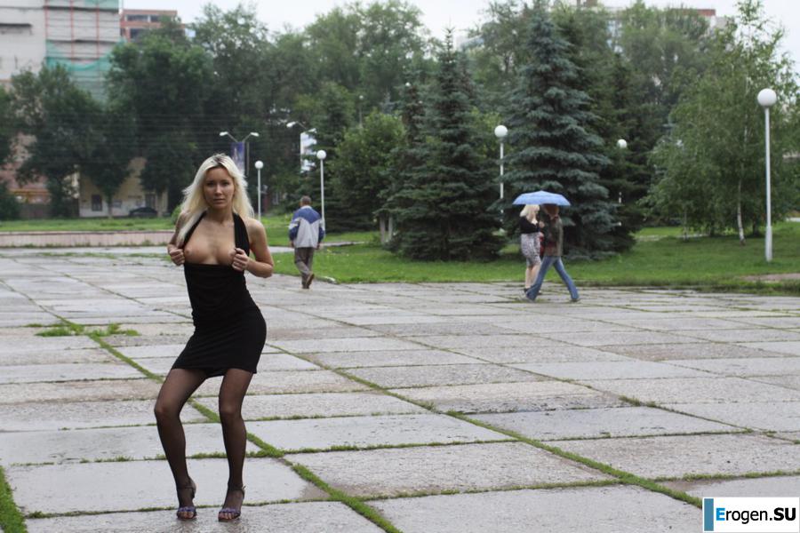 Nastya from Samara walks around the city and shows herself. Part 5. Photo 37