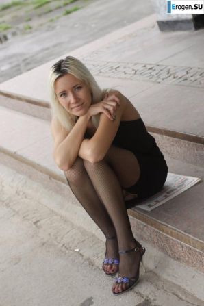 Nastya from Samara walks around the city and shows herself. Part 5. Thumb 28