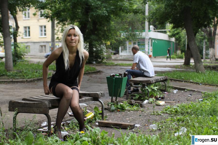 Nastya from Samara walks around the city and shows herself. Part 11. Photo 18
