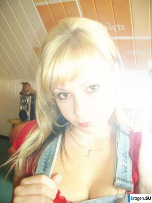 Busty Blonde. Thumb 23