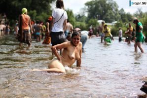 Фото со слета хиппи. Эскиз 36