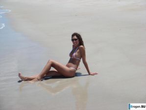Smiling brunette with everlasting nipples. Part 3. Thumb 30