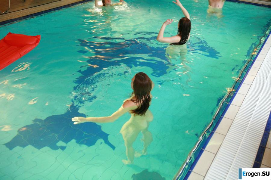 Czech nudists in the pool. Part 2. Slide 25