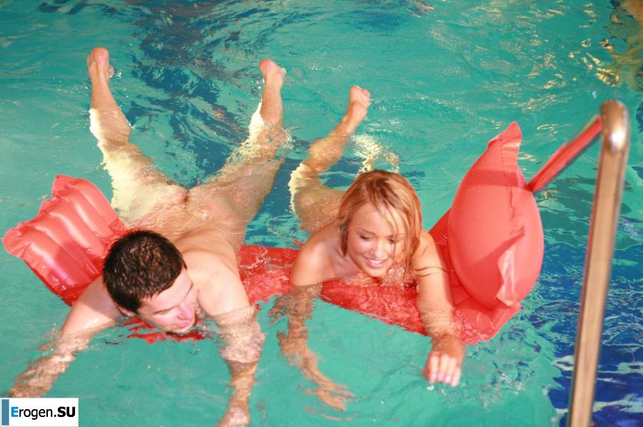 Czech nudists in the pool. Part 2. Slide 28
