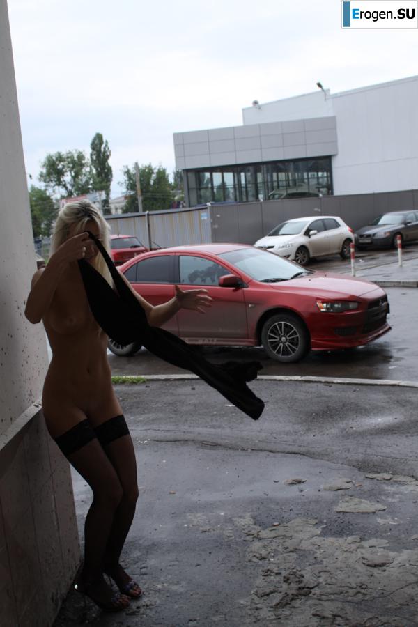 Nastya from Samara walks around the city and shows herself. Part 18. Photo 8