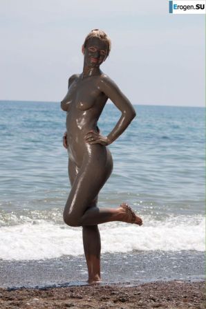 Naked in the Mud. Thumb 10