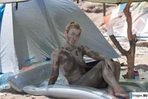 Naked in the Mud. Thumb 19