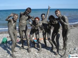 Naked in the Mud. Thumb 28