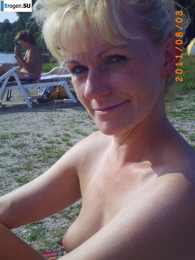 Redhead nudist old woman. Photo 11