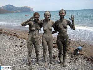 Naked in the Mud. Part 2. Thumb 15