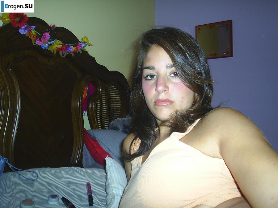 Unshaven brunette. Photo 17