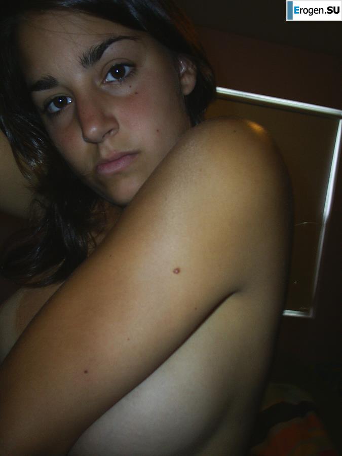 Unshaven brunette. Photo 44