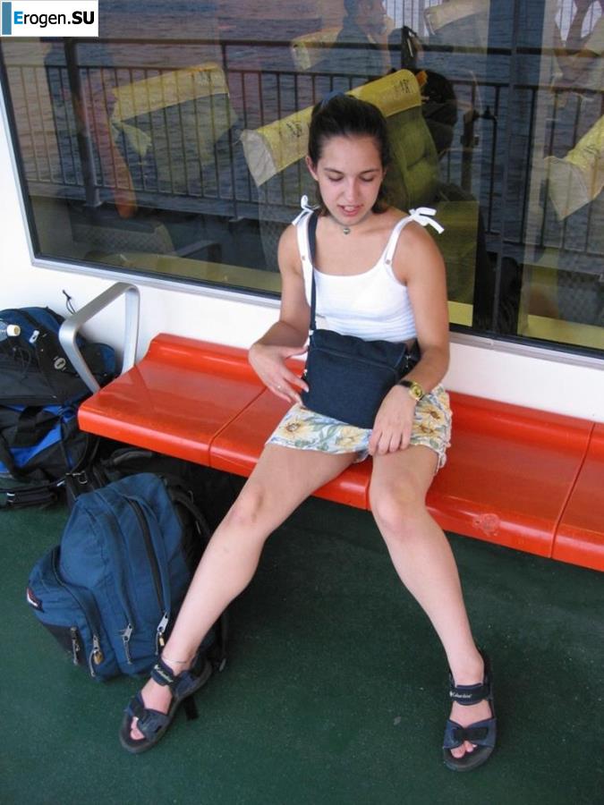 Almost retro-archive of the depraved brunette. Photo 24