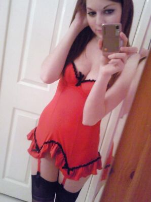 The cutest girl is photographed in the bedroom. Thumb 16