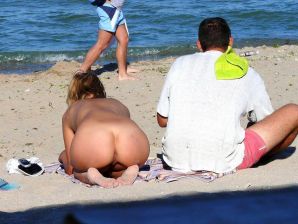 Compilation On the beach with doggy style. Thumb 10