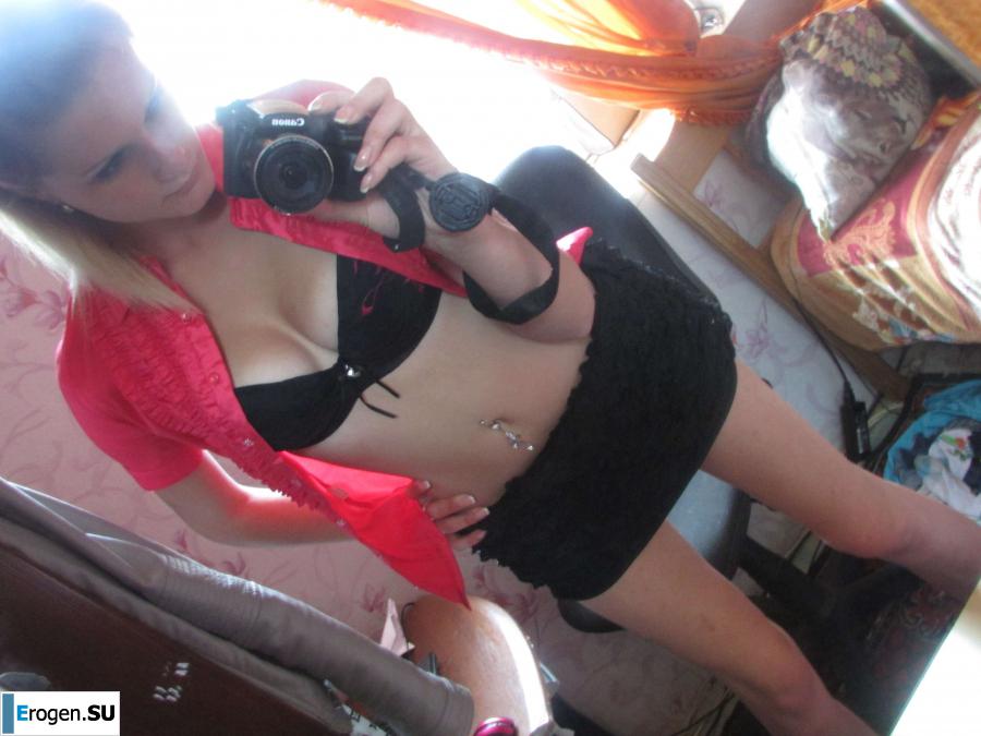 The girl loves to photograph her pussy. Photo 28