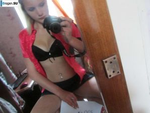 The girl loves to photograph her pussy. Thumb 27