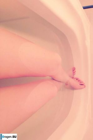 In the restroom. Thumb 9