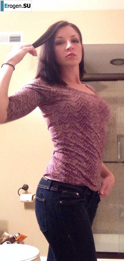 The cheerful young lady makes her selfie. Photo 24