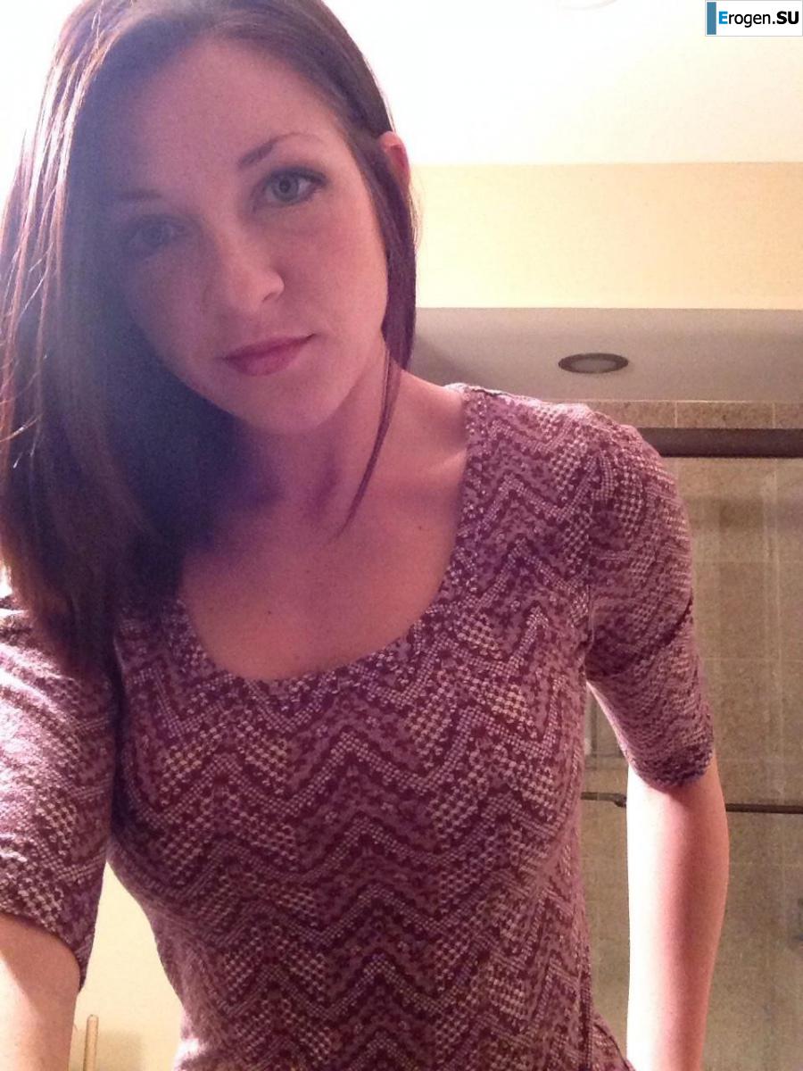 The cheerful young lady makes her selfie. Photo 3