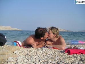 Couple on vacation. Thumb 23