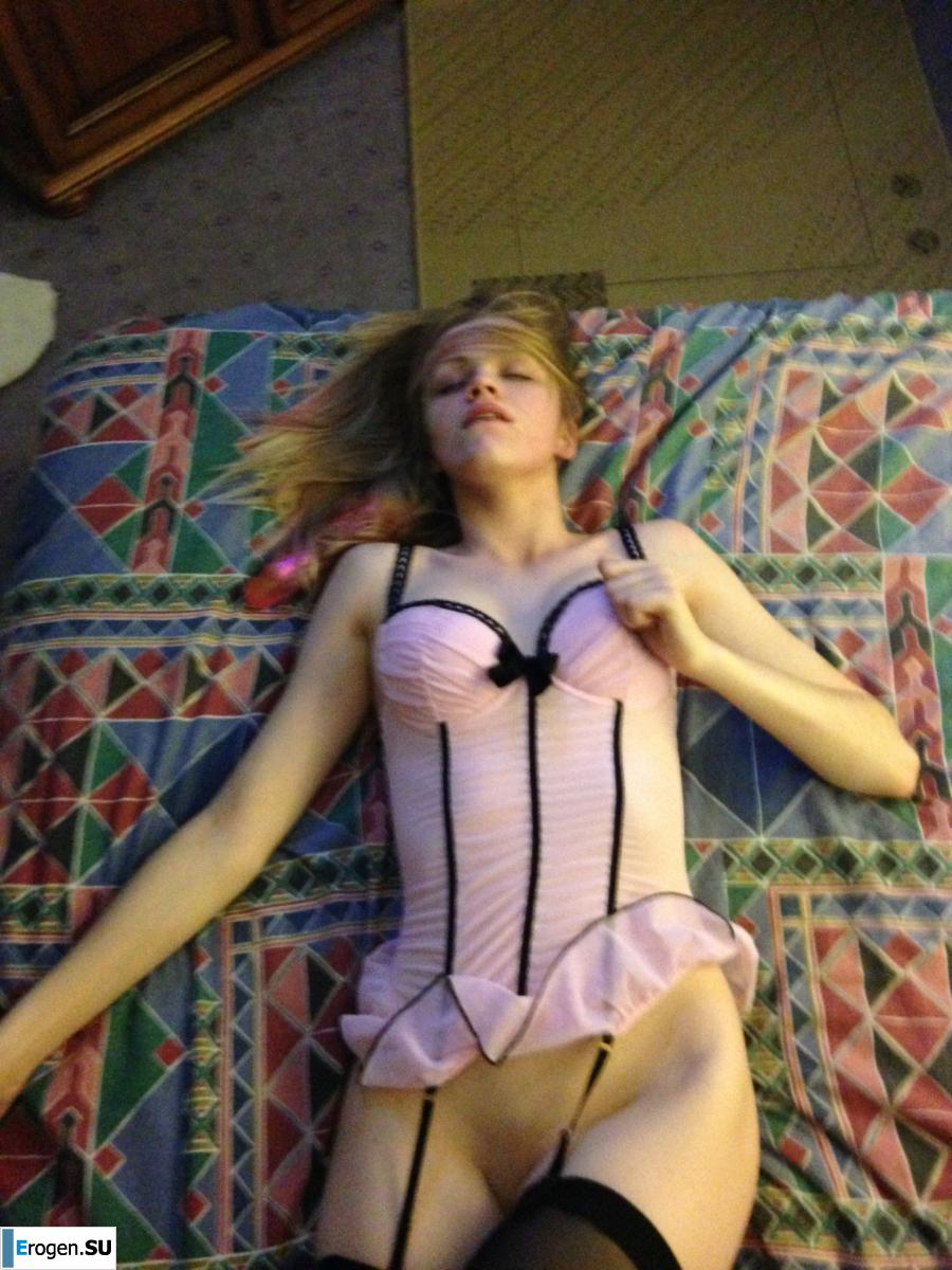 Posing and Enjoying. Photo 8