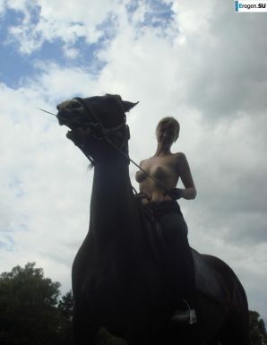 Rider. Thumb 9