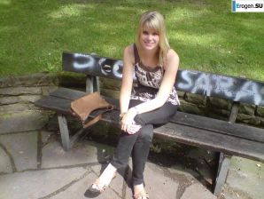 Молодая пара дурачится. Эскиз 41